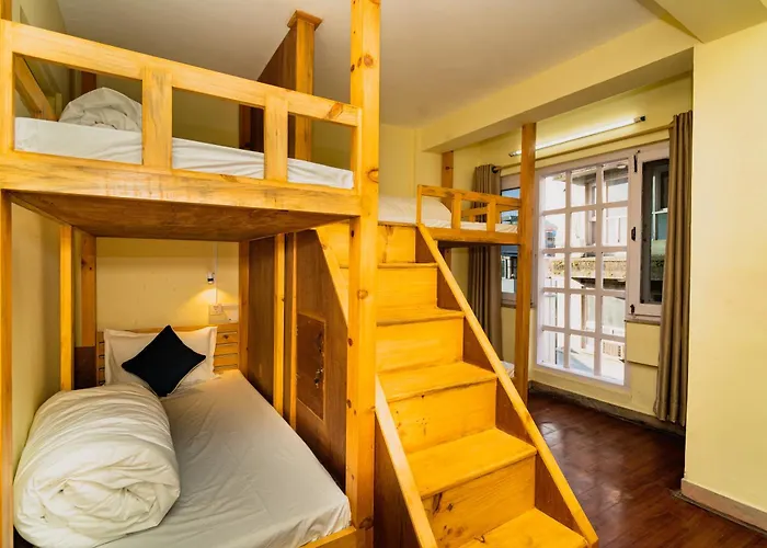 Aashraya Hostel *